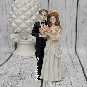 VTG. Marriage Bride and Groom Resin Figurine by K's Collection Chesapeake